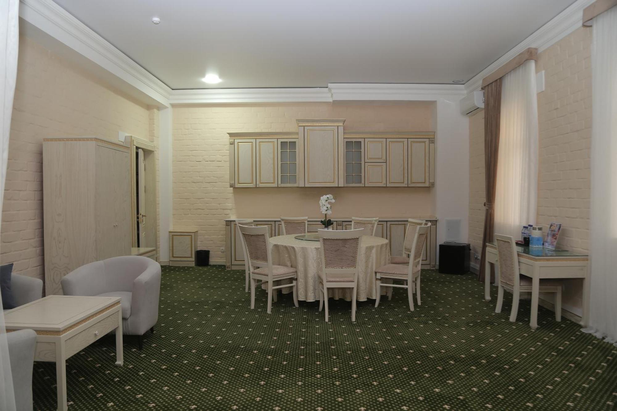 Bek Plus Hotel Takchilik Dış mekan fotoğraf